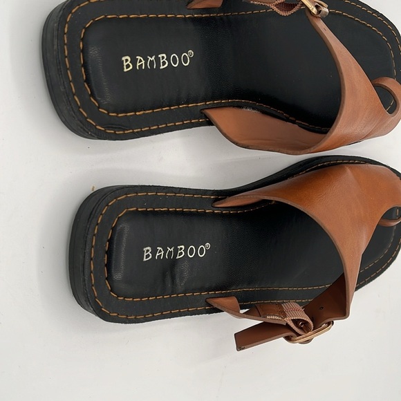 Bamboo Admirable Faux Leather Toe Loop Slide Sandals - Picture 5 of 6